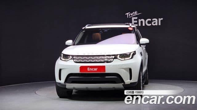 Land Rover Discovery 5 2018 — ფოტო 3/20