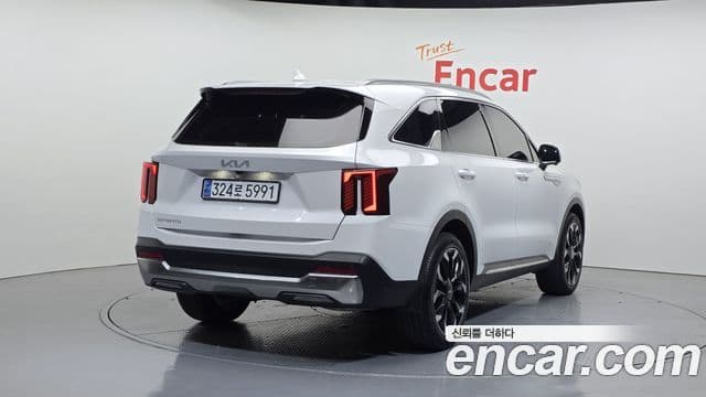 Kia Sorento 2023 — ფოტო 2/20
