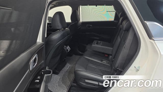 Kia Sorento 2023 — ფოტო 18/20