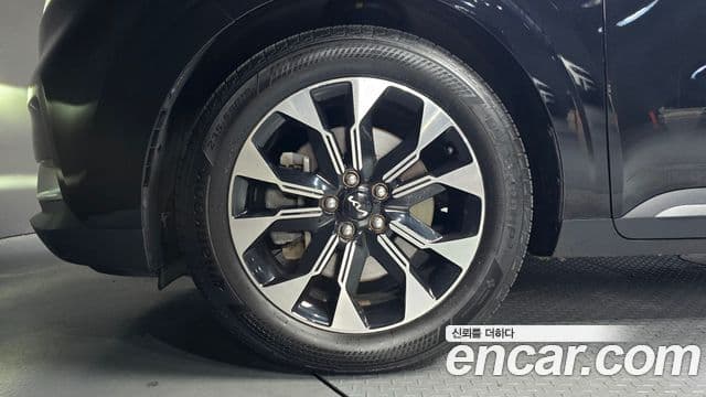Kia Carnival 2022 — ფოტო 5/20