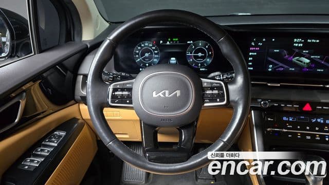 Kia Carnival 2022 — ფოტო 13/20