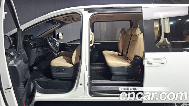 Hyundai Staria 2023 — Şəkil 10/20