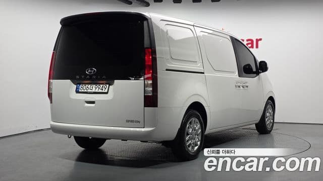 Hyundai Staria 2023 — Фото 2/20