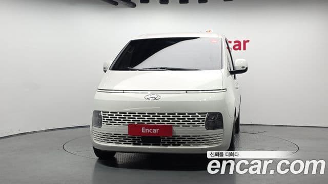 Hyundai Staria 2023 — Фото 3/20