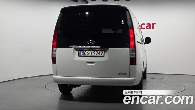 Hyundai Staria 2023 — Фото 4/20