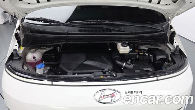 Hyundai Staria 2023 — Фото 6/20
