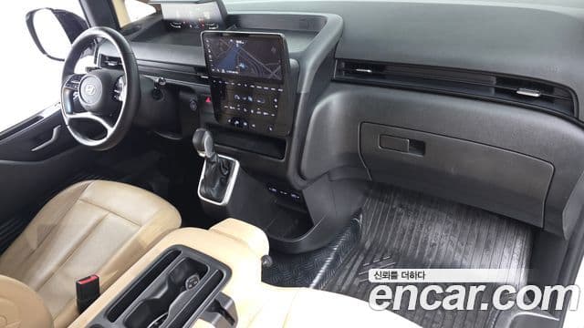 Hyundai Staria 2023 — Фото 7/20