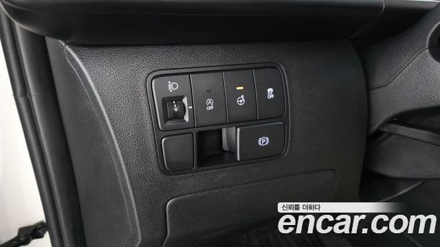 Hyundai Staria 2023 — Фото 18/20