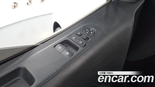 Hyundai Staria 2023 — Фото 19/20