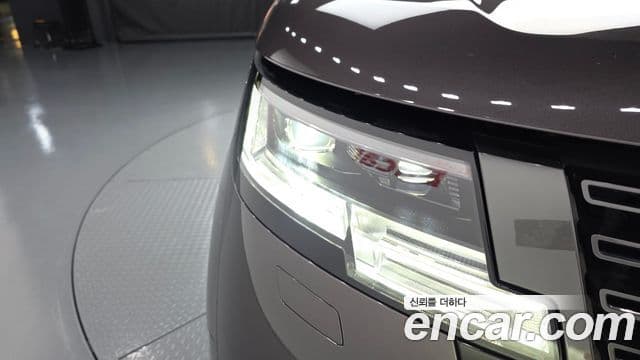Land Rover Range Rover 2023 — Photo 22/43