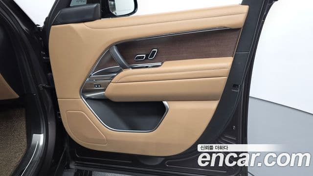 Land Rover Range Rover 2023 — Photo 27/43