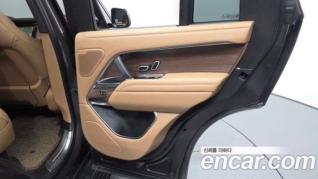 Land Rover Range Rover 2023 — Photo 8/43