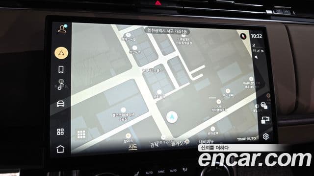 Land Rover Range Rover 2023 — Photo 28/43