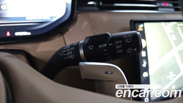 Land Rover Range Rover 2023 — Photo 33/43