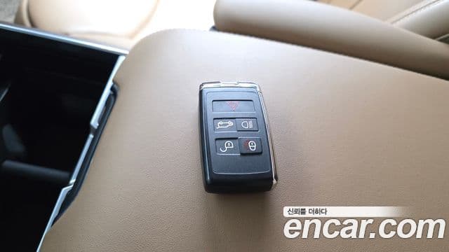 Land Rover Range Rover 2023 — Photo 37/43
