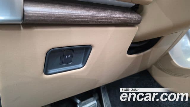 Land Rover Range Rover 2023 — Photo 12/43