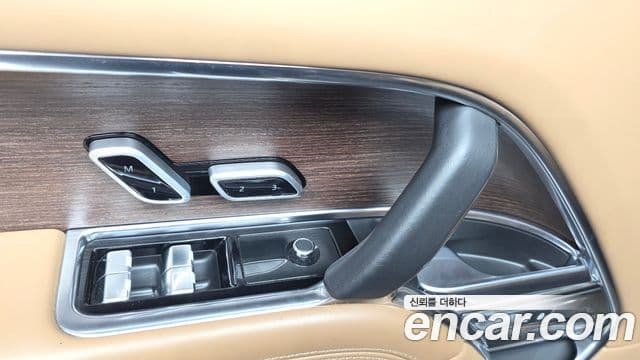 Land Rover Range Rover 2023 — Photo 25/43