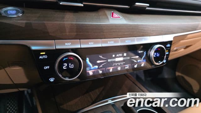 Genesis Electrified G80 2022 — ფოტო 16/20