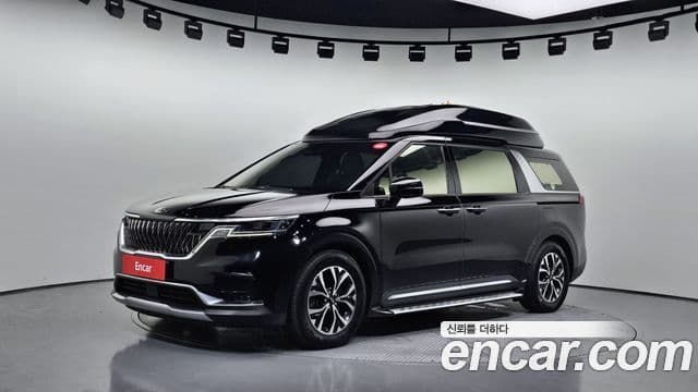Kia Carnival 2021 — Фото 1/20