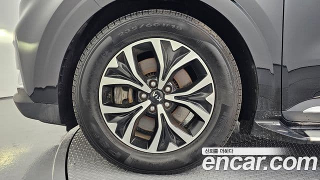 Kia Carnival 2021 — Фото 5/20