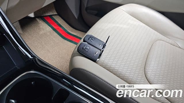 Kia Carnival 2021 — Фото 15/20