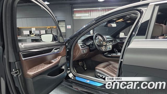 BMW 7 Series 2019 — ფოტო 10/20