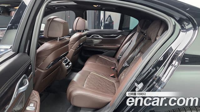 BMW 7 Series 2019 — ფოტო 12/20
