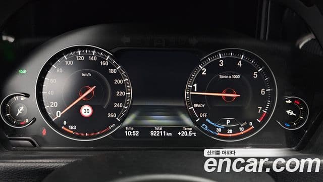 BMW 3 Series 2018 — Şəkil 8/20