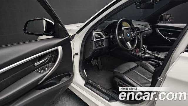 BMW 3 Series 2018 — Şəkil 11/20