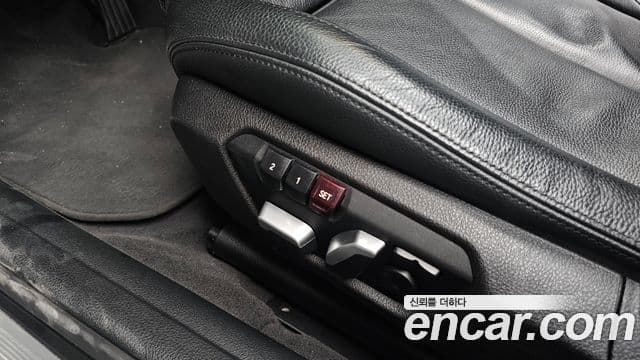 BMW 3 Series 2018 — Şəkil 17/20