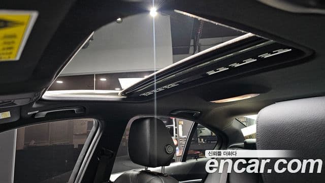 BMW 3 Series 2018 — Şəkil 19/20