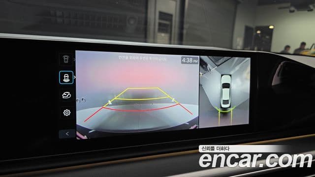 Hyundai Grandeur Hybrid 2023 — Photo 2/20