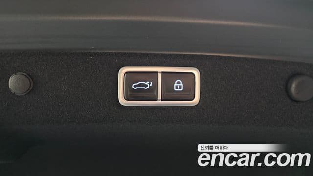 Hyundai Grandeur Hybrid 2023 — Photo 15/20