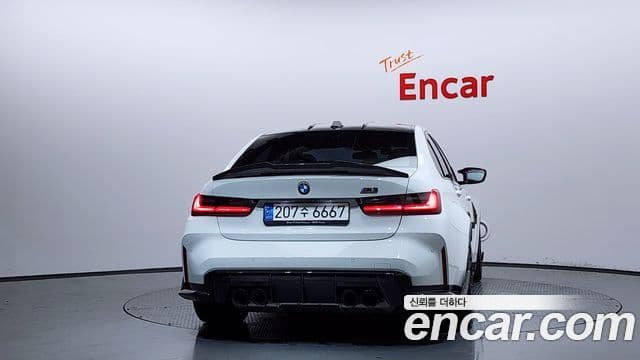 BMW M3 2023 — ფოტო 16/33