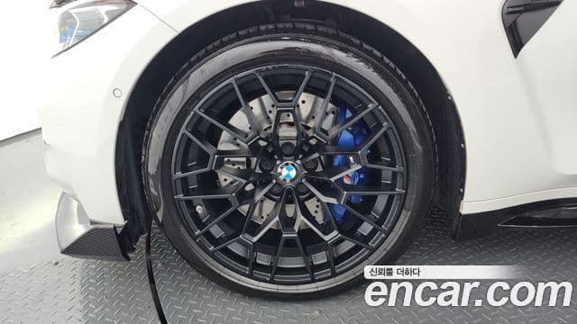 BMW M3 2023 — ფოტო 25/33