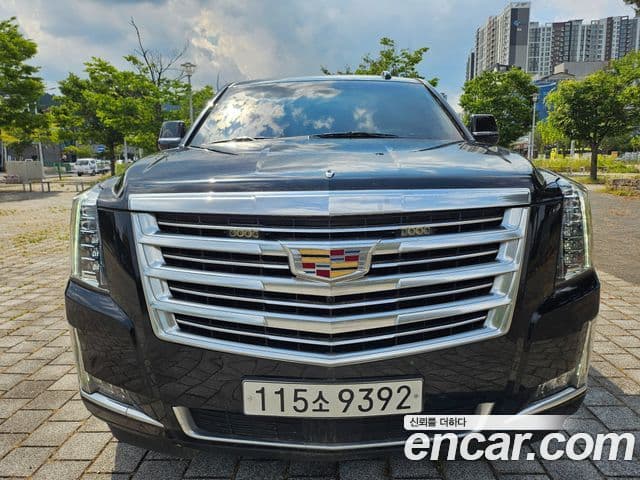 Cadillac Escalade 2019 — ფოტო 1/20