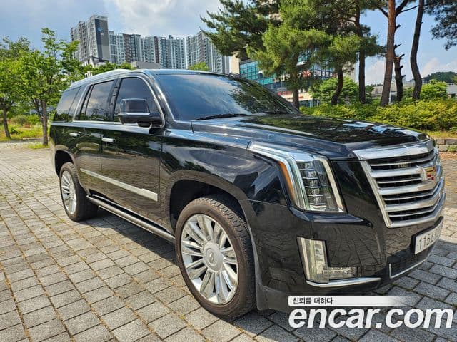 Cadillac Escalade 2019 — ფოტო 9/20