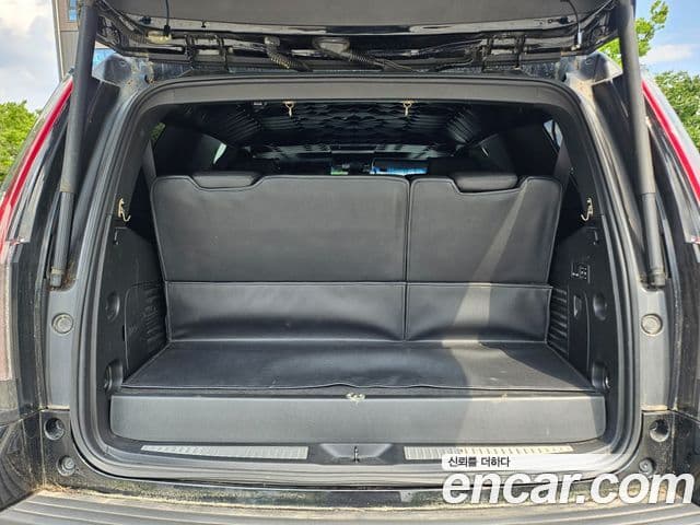 Cadillac Escalade 2019 — ფოტო 10/20