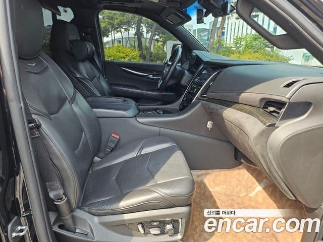 Cadillac Escalade 2019 — ფოტო 20/20