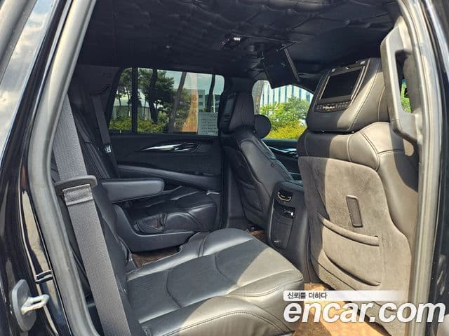 Cadillac Escalade 2019 — ფოტო 12/20