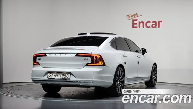 Volvo S90 2023 — ფოტო 2/20