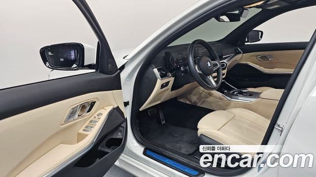BMW 3 Series 2023 — ფოტო 10/20