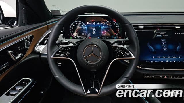 Mercedes-Benz E-Class 2025 — Şəkil 12/20