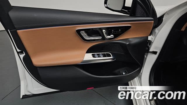 Mercedes-Benz E-Class 2025 — ფოტო 36/36
