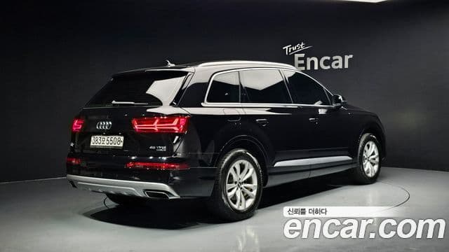 Audi Q7 2019 — Şəkil 2/20