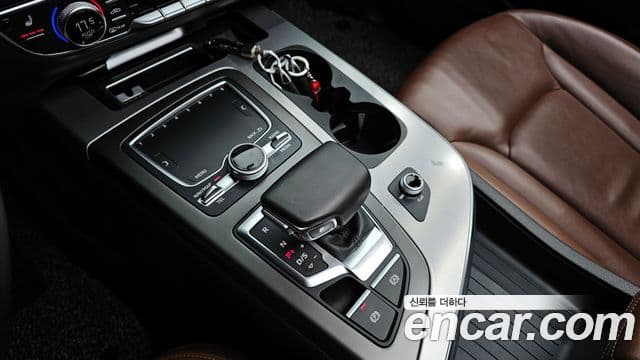 Audi Q7 2019 — Şəkil 9/20