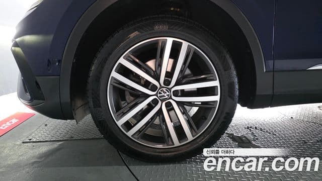 Volkswagen Tiguan Allspace 2022 — ფოტო 4/20