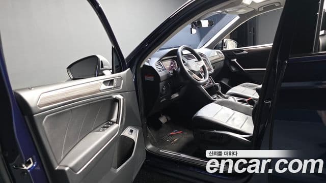 Volkswagen Tiguan Allspace 2022 — ფოტო 8/20