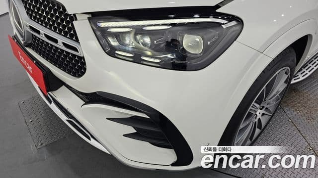 Mercedes-Benz GLE-Class 2025 — Photo 32/32