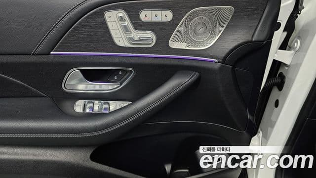 Mercedes-Benz GLE-Class 2025 — Photo 29/32